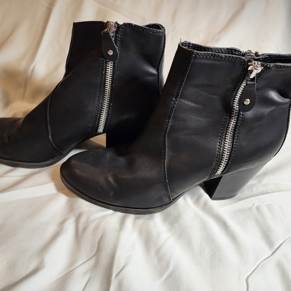 Womens boots - Picture 5 of 5